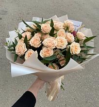 Букет Кремовые розы Латте в Игре