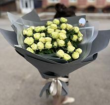 Букет Белые кустовые розы Солинеро в Игре