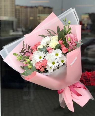 Букет цветов из: Розы, Лизиантусы и Хризантемы в Игре